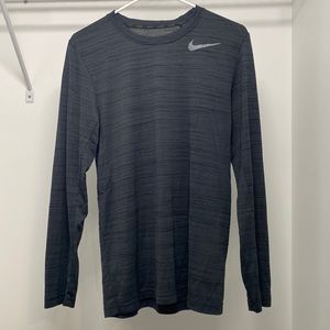 Nike dry fit size medium